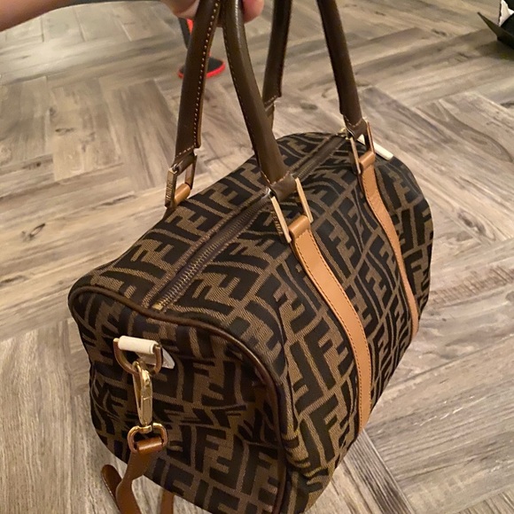 Fendi bag in great shape 💯 auth - Picture 1 of 6